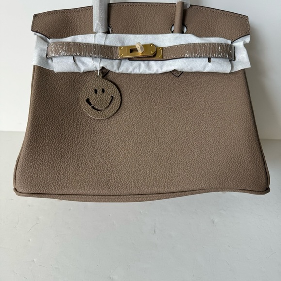 Etoupe Pebble Leather 30 Leather Bag Belted Lock Key Satchel w/ Gold Hardware C1 - Picture 13 of 16